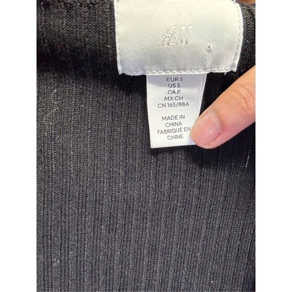 H&M black blouse size small - Picture 3 of 6